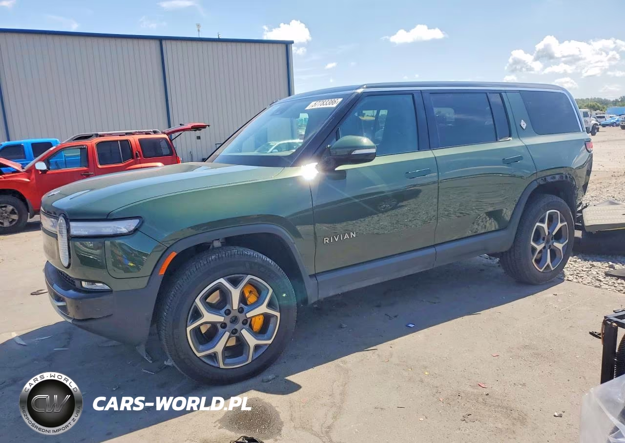 2023 Rivian R1S Adventure