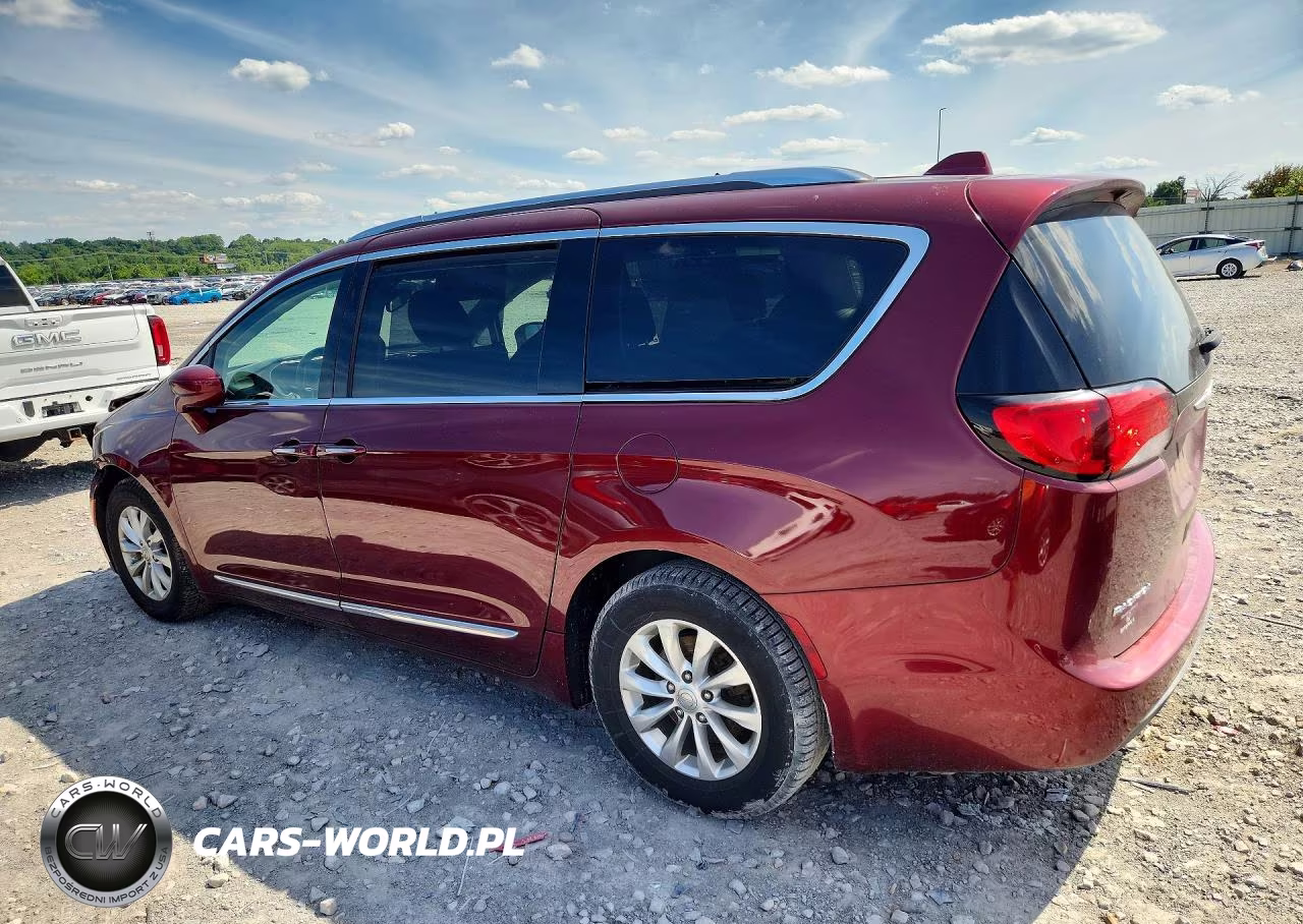 2018 Chrysler Pacifica Touring L VIN:2C4RC1BG2JR120064 - 2