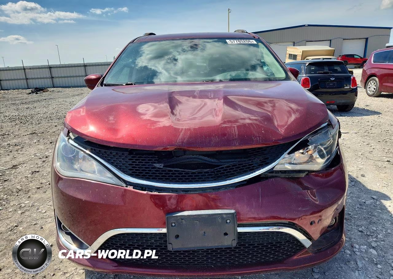 2018 Chrysler Pacifica Touring L VIN:2C4RC1BG2JR120064 - 5