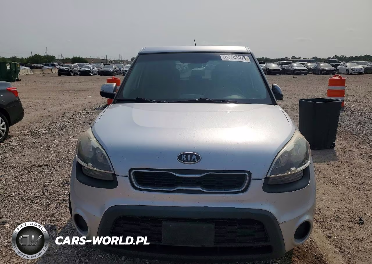 2012 Kia Soul + VIN:KNDJT2A66C7356975 - 5