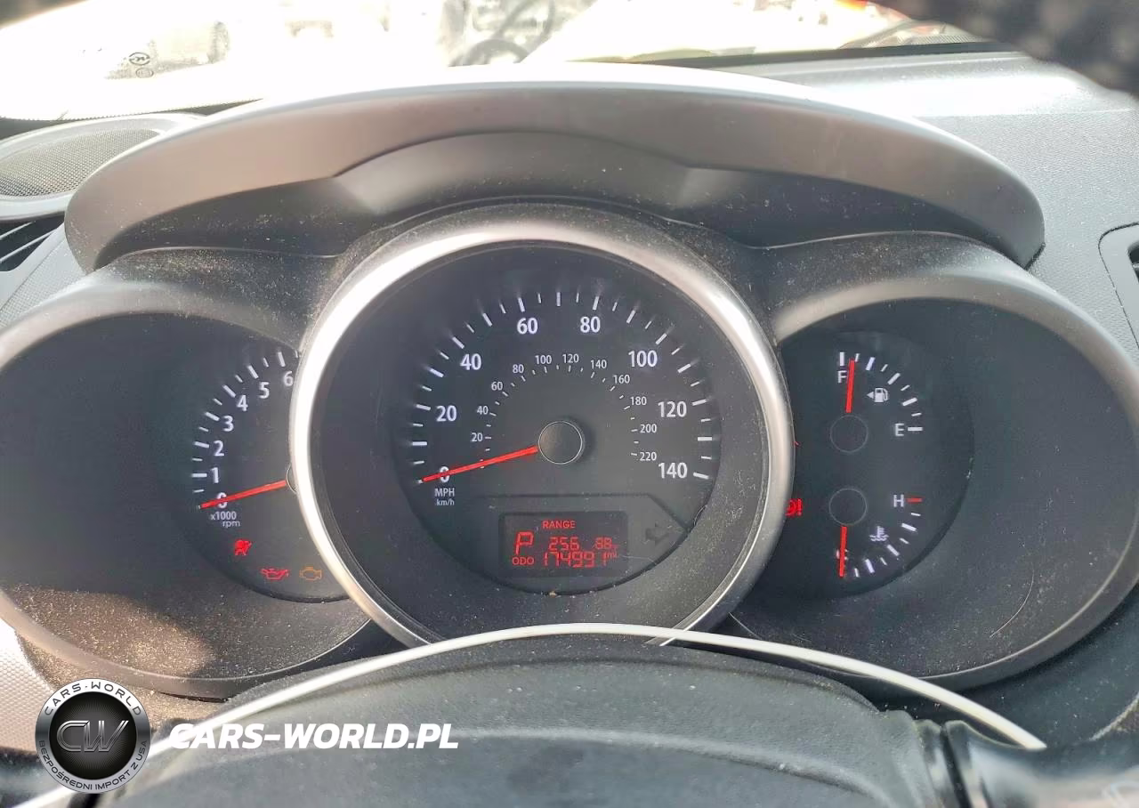 2012 Kia Soul + VIN:KNDJT2A66C7356975 - 9