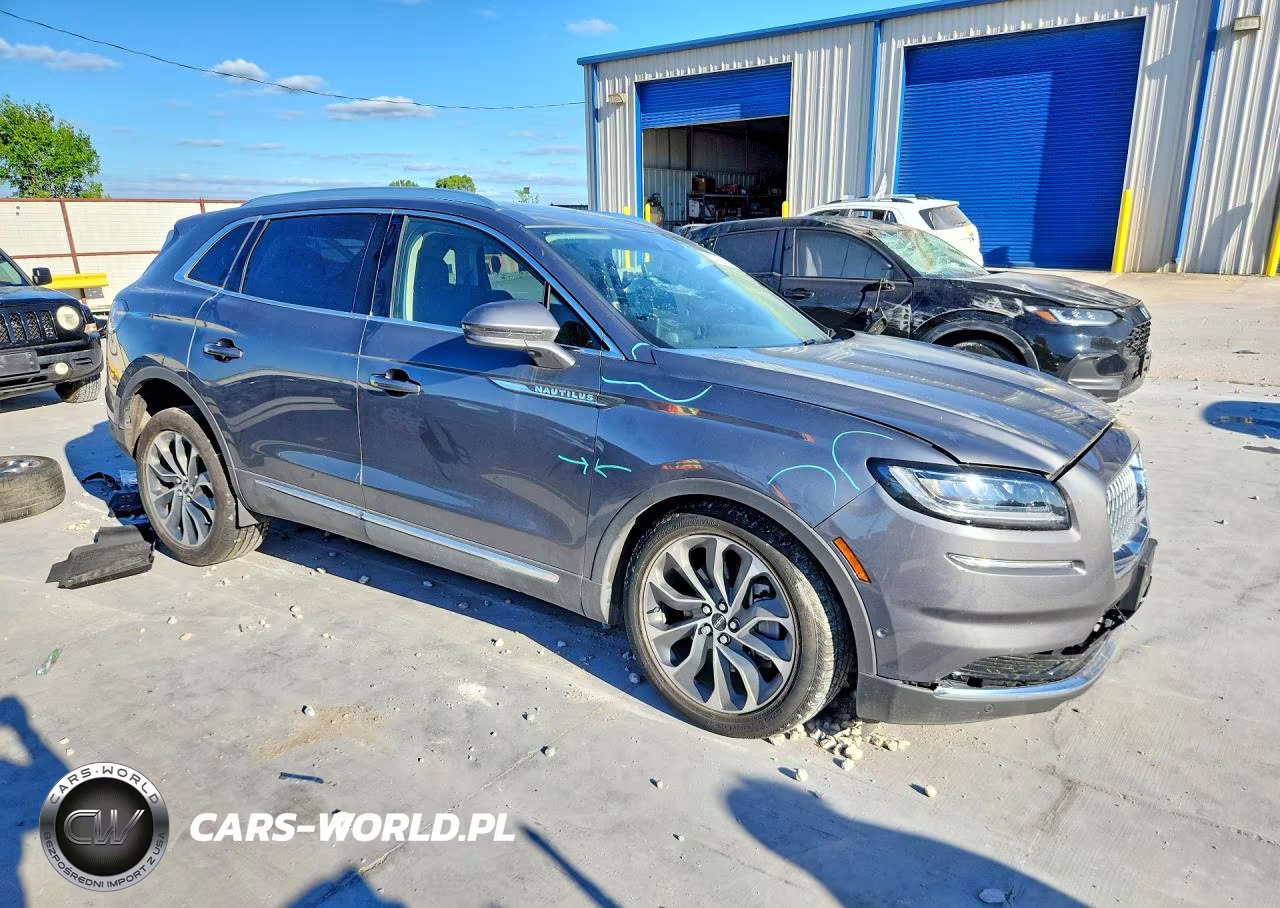 2023 Lincoln Nautilus Reserve VIN:2LMPJ6K90PBL15870 - 4