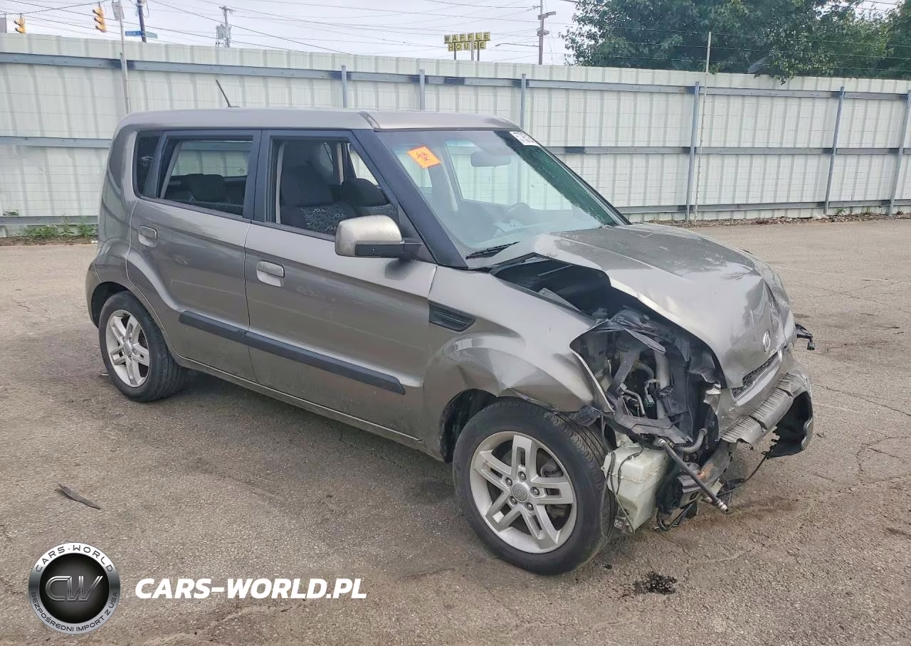 2010 Kia Soul + VIN:KNDJT2A28A7108396 - 4