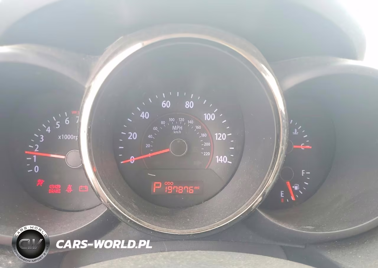 2010 Kia Soul + VIN:KNDJT2A28A7108396 - 9