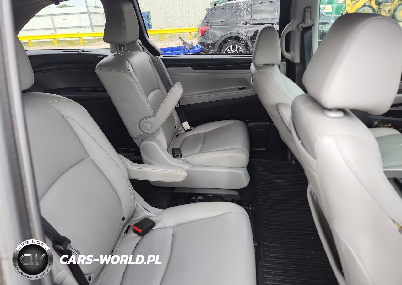 2018 Honda Odyssey Elite VIN:5FNRL6H98JB055223 - 11