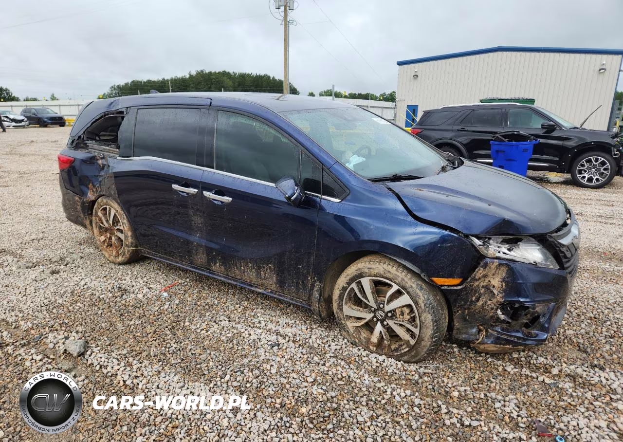 2018 Honda Odyssey Elite VIN:5FNRL6H98JB055223 - 4