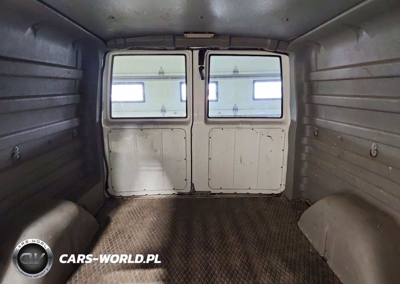 2002 Chevrolet Astro 4X4 VIN:1GCDL19X52B152880 - 10