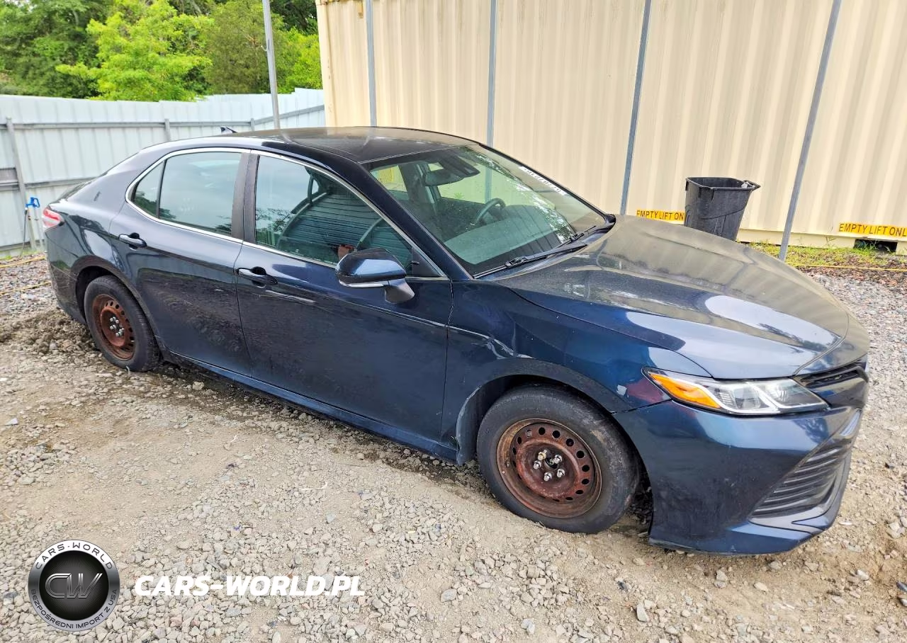 2019 Toyota Camry Le VIN:4T1B11HK0KU688042 - 4