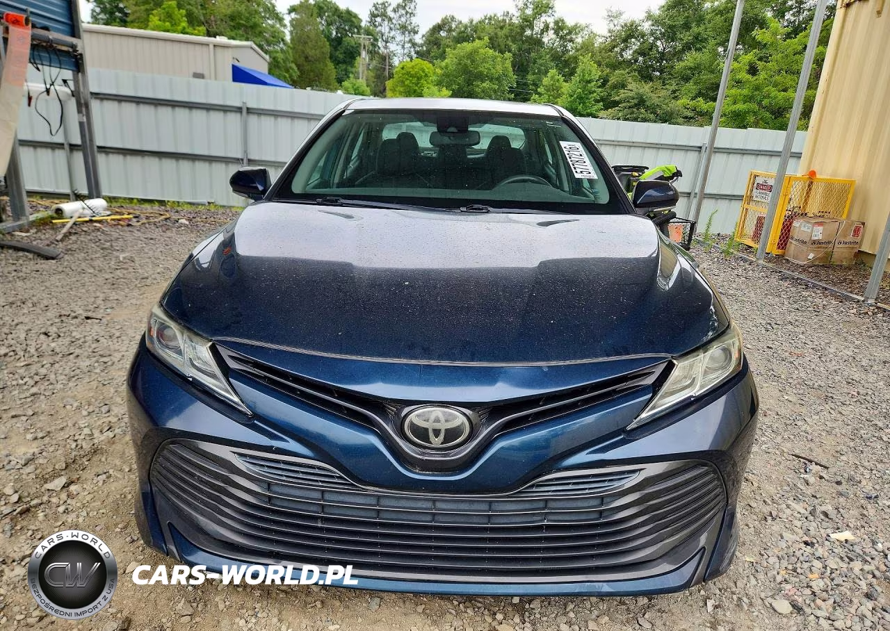 2019 Toyota Camry Le VIN:4T1B11HK0KU688042 - 5