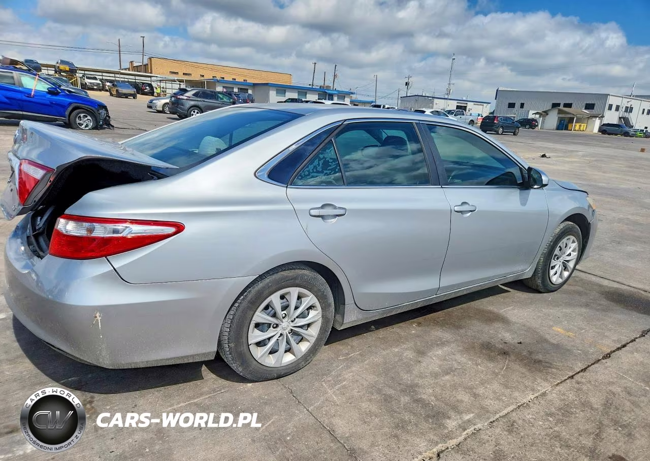 2016 Toyota Camry Le VIN:4T4BF1FK2GR542243 - 3