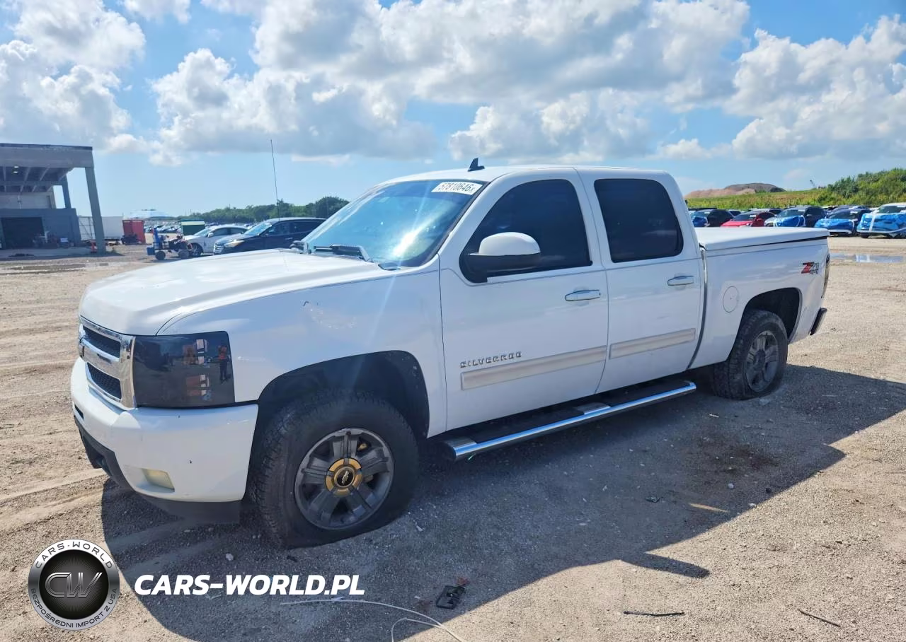 2011 Chevrolet Silverado K1500 Ltz – zdjęcie 1 z 12