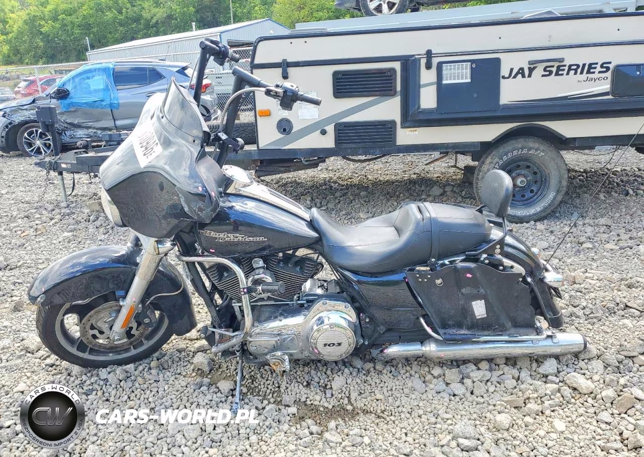 2013 Harley-Davidson Flhx Street Glide VIN:1HD1KBM16DB608224 - 3