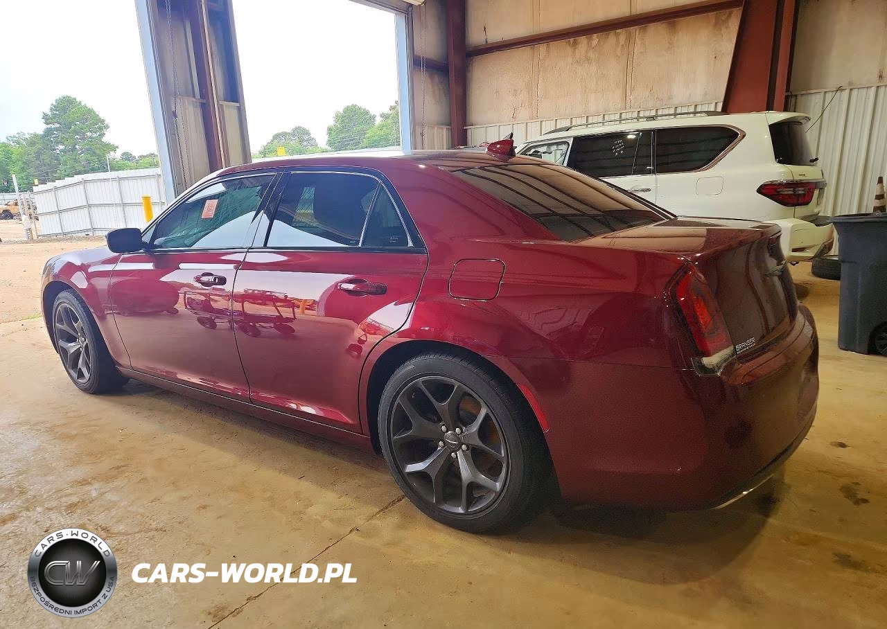 2021 Chrysler 300 Touring VIN:2C3CCAAG8MH516165 - 2