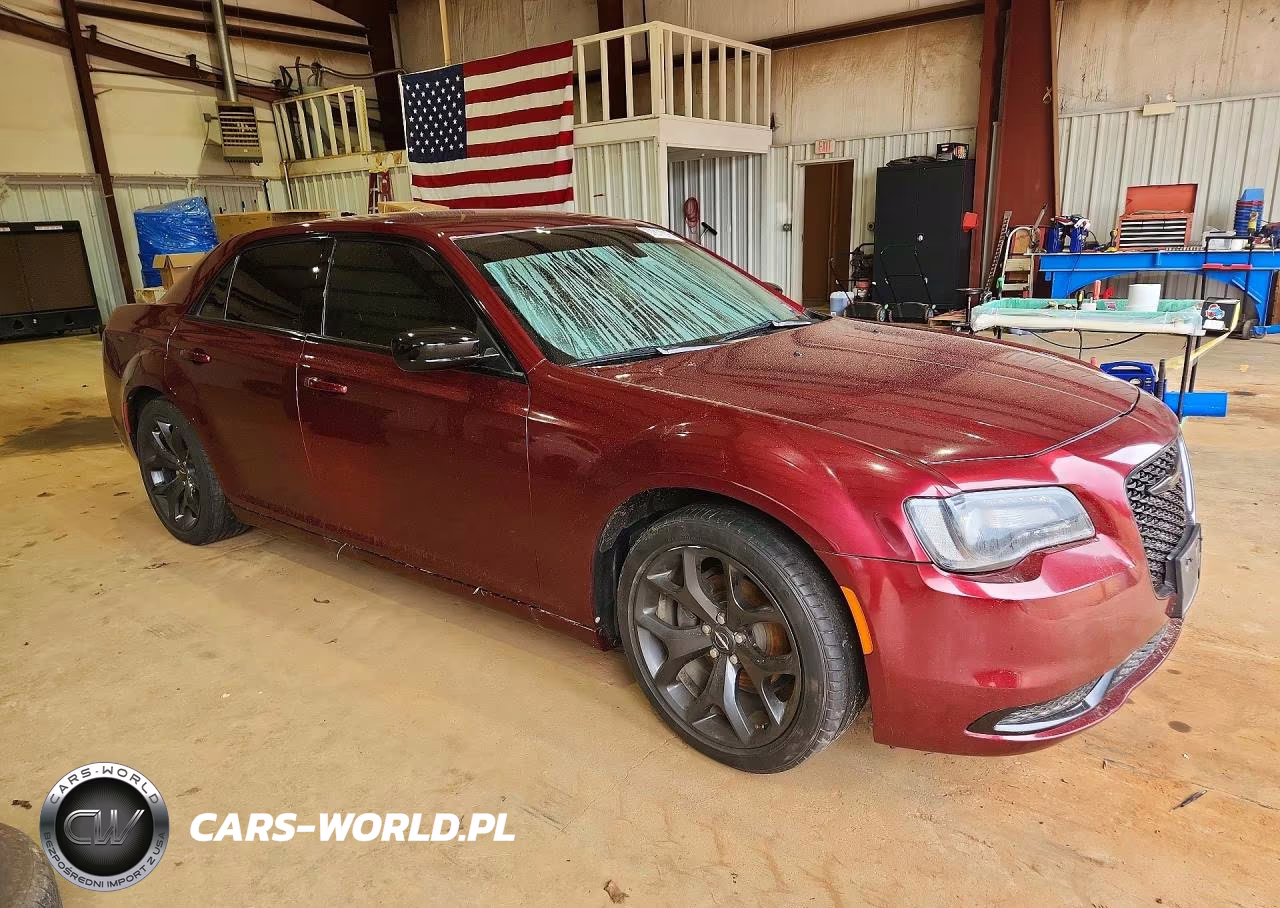 2021 Chrysler 300 Touring VIN:2C3CCAAG8MH516165 - 4