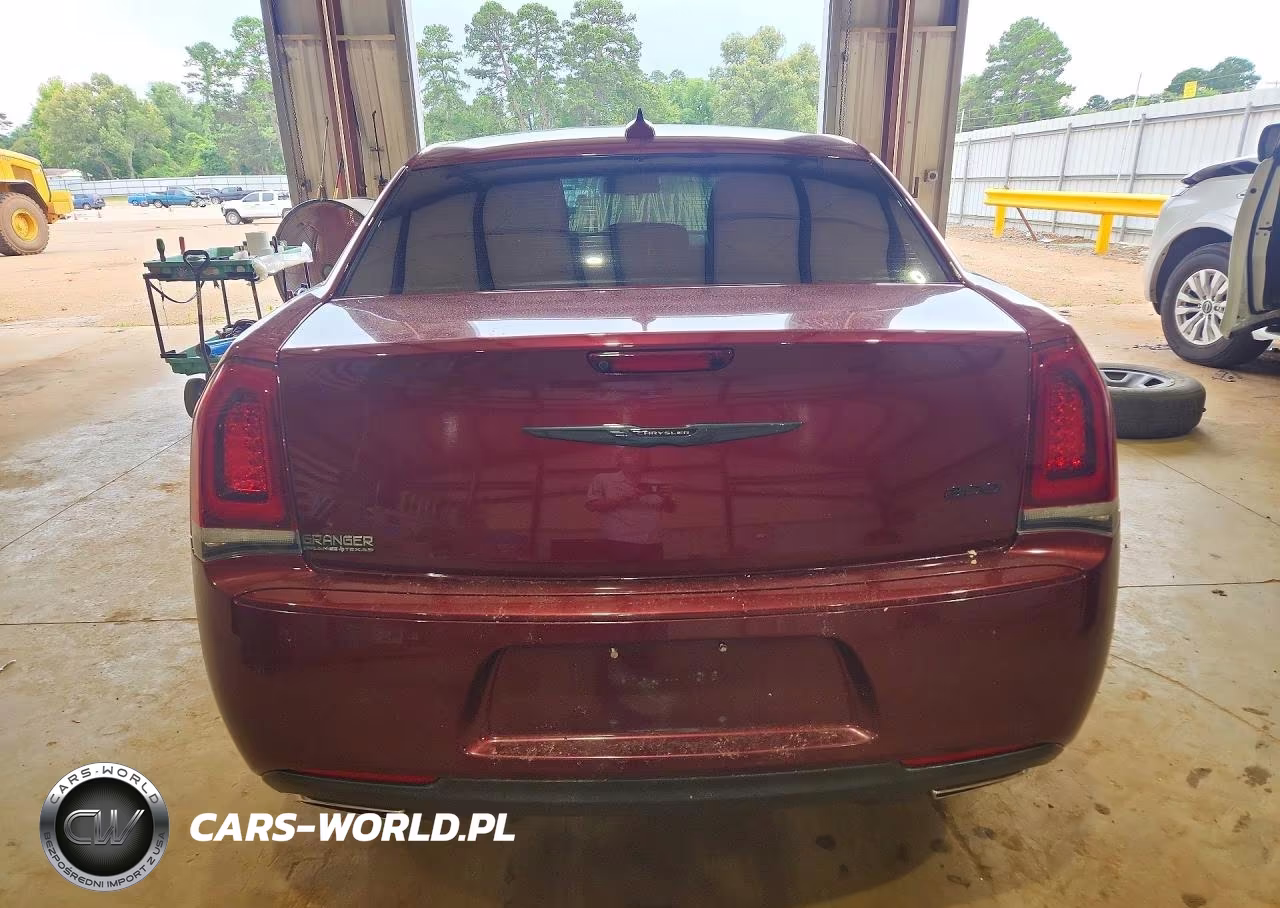 2021 Chrysler 300 Touring VIN:2C3CCAAG8MH516165 - 6