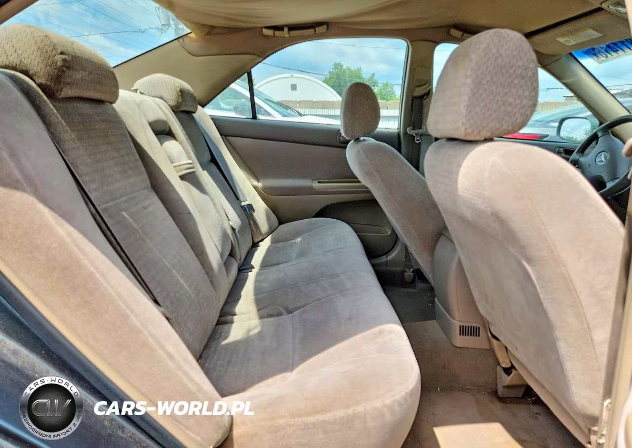 2002 Toyota Camry Le VIN:4T1BE32K52U511088 - 10