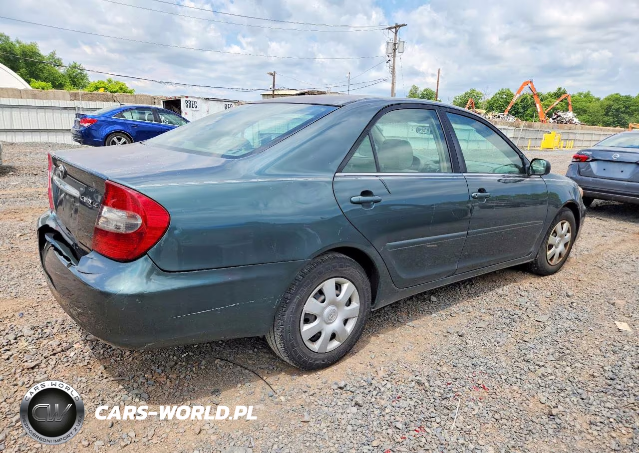 2002 Toyota Camry Le VIN:4T1BE32K52U511088 - 3