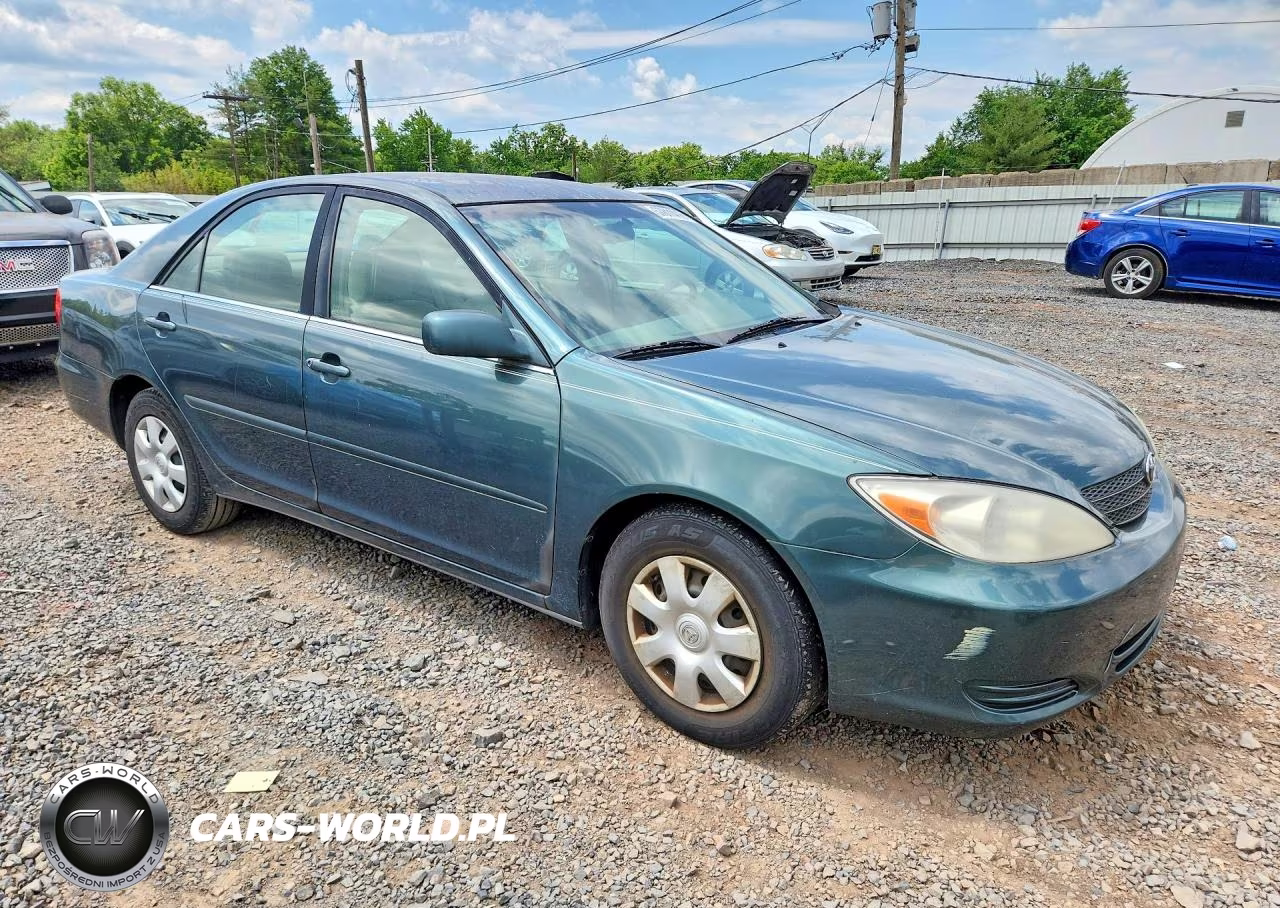 2002 Toyota Camry Le VIN:4T1BE32K52U511088 - 4