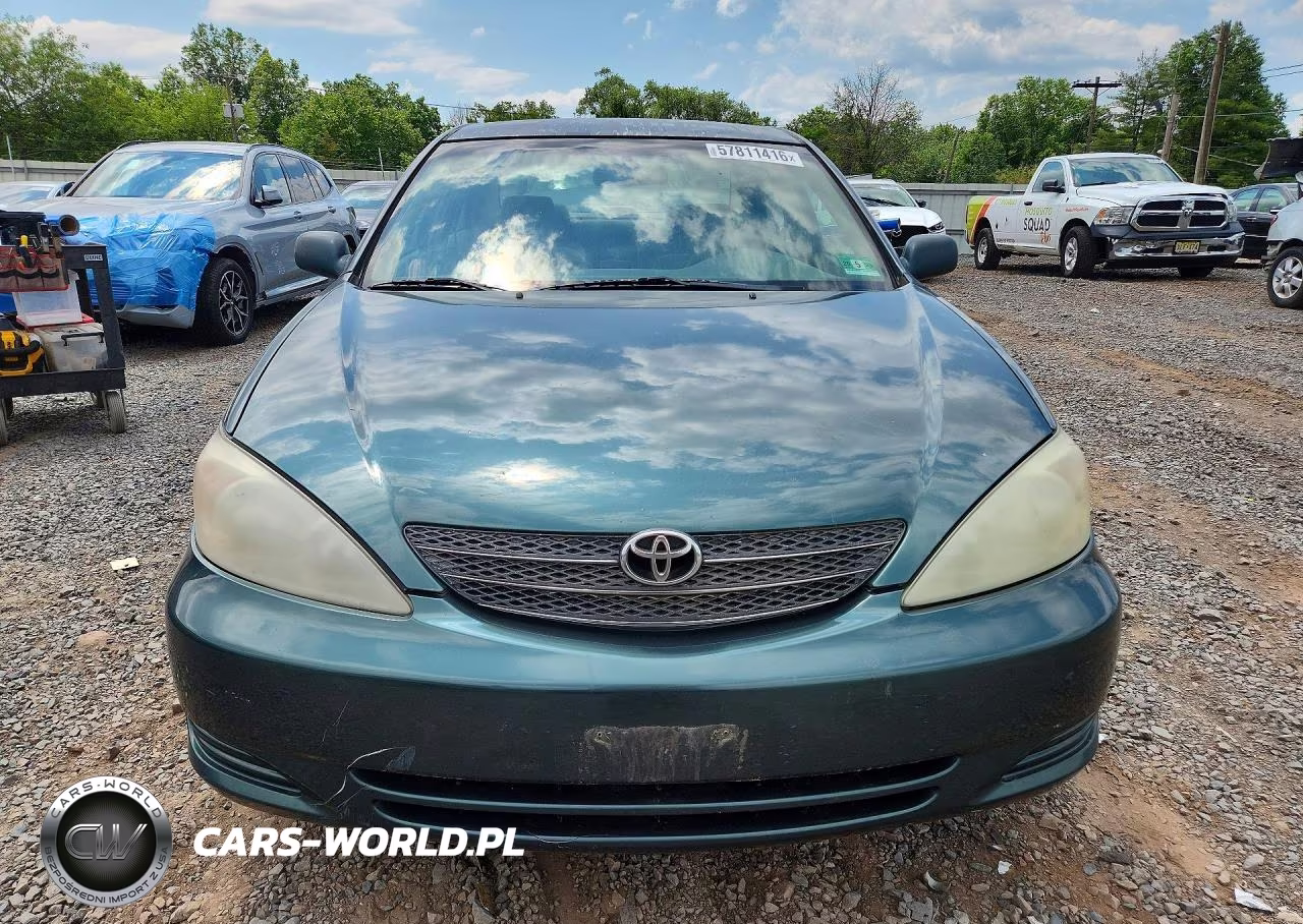 2002 Toyota Camry Le VIN:4T1BE32K52U511088 - 5