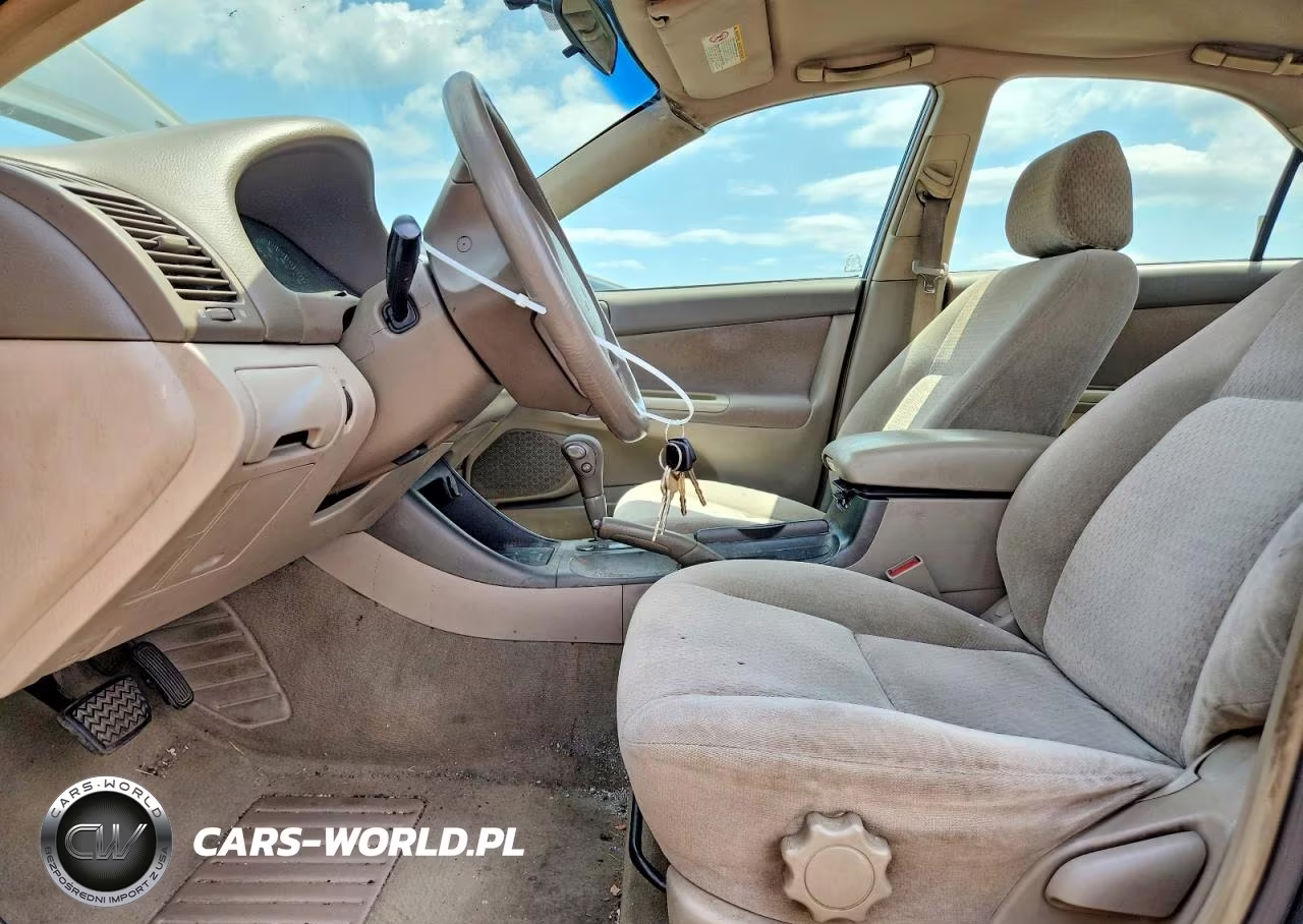 2002 Toyota Camry Le VIN:4T1BE32K52U511088 - 7