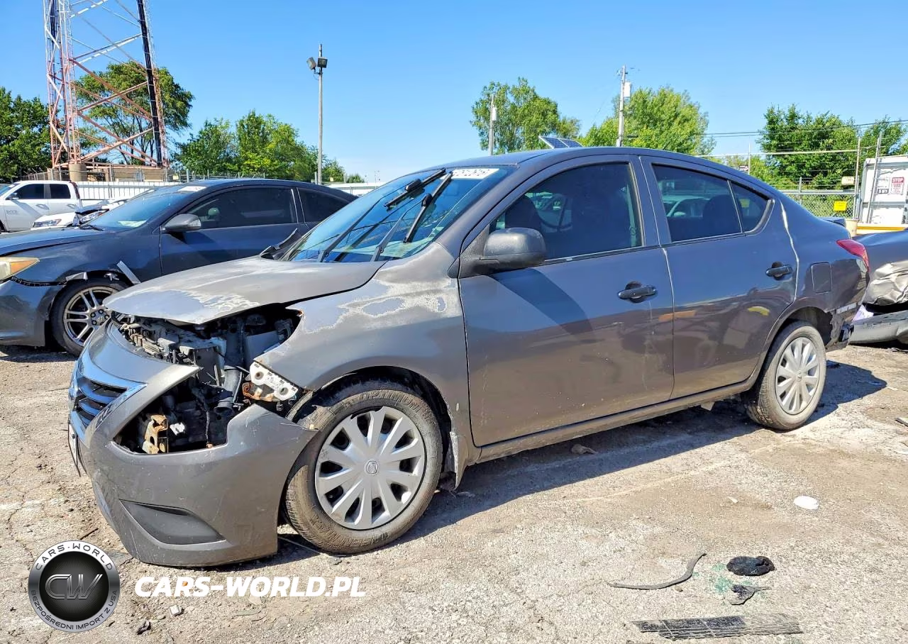 2015 Nissan Versa 1.6 S Plus – zdjęcie 1 z 13