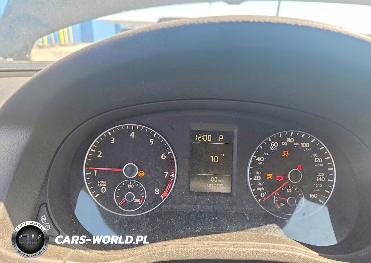 2015 Volkswagen Passat S VIN:1VWAT7A33FC114558 - 9