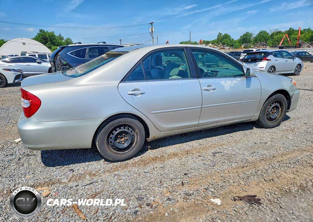 2003 Toyota Camry Le VIN:4T1BE32K73U753348 - 3