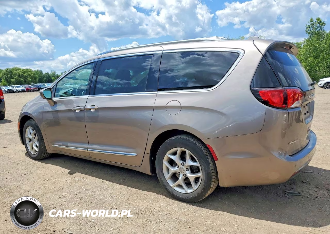 2017 Chrysler Pacifica Touring L Plus VIN:2C4RC1EG4HR669772 - 2