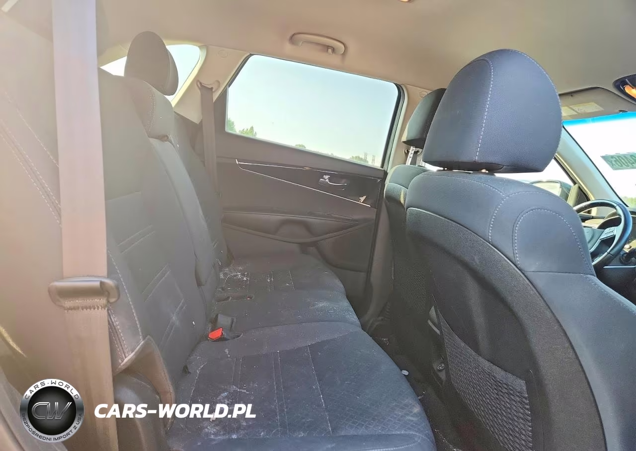 2020 Kia Sorento S VIN:5XYPG4A51LG666696 - 11