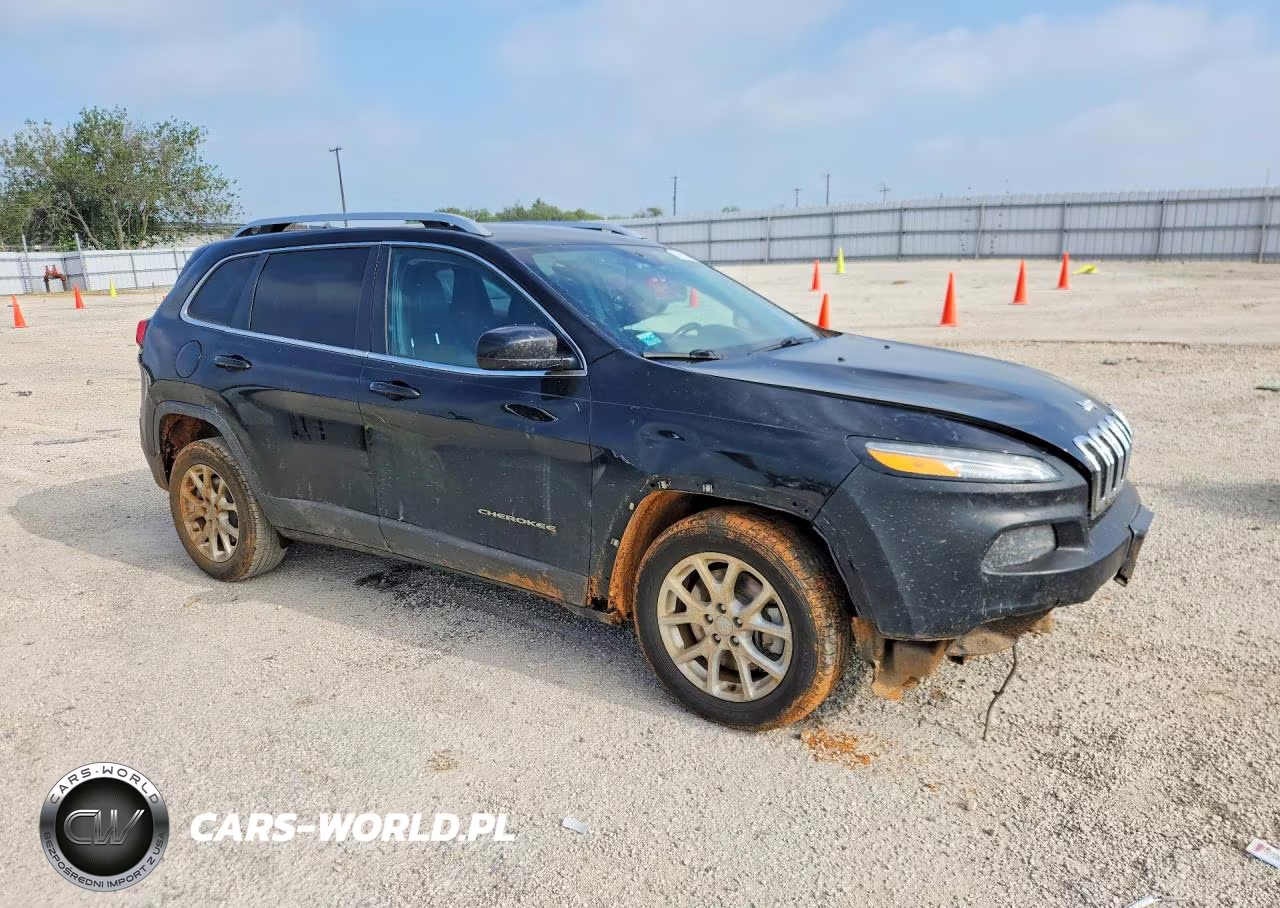 2018 Jeep Cherokee Latitude Plus VIN:1C4PJLLX0JD510431 - 4