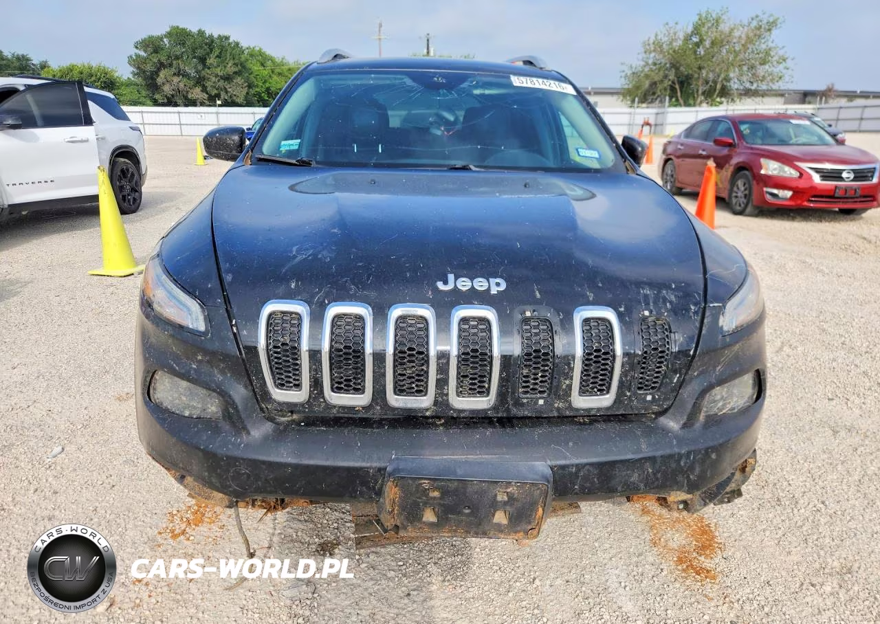 2018 Jeep Cherokee Latitude Plus VIN:1C4PJLLX0JD510431 - 5