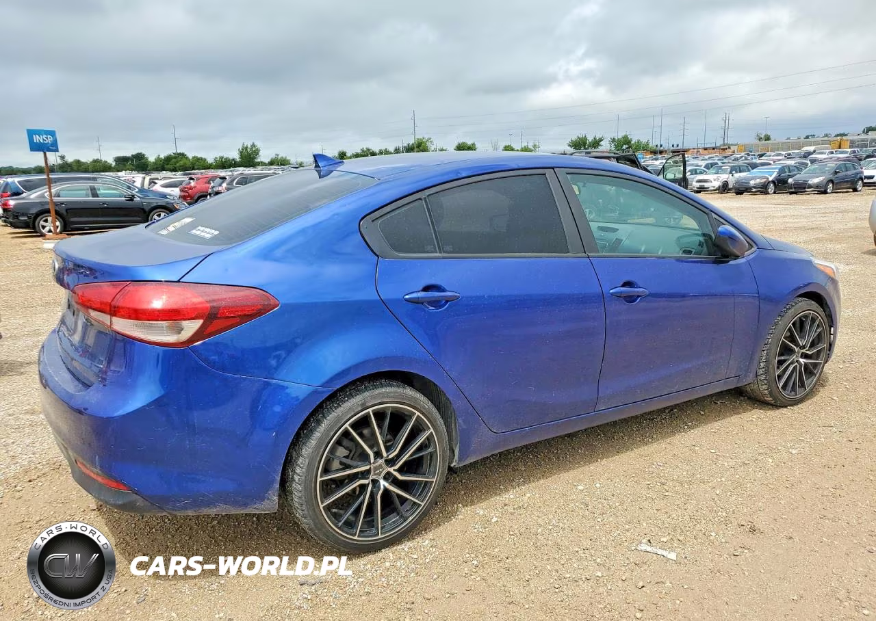 2017 Kia Forte Lx VIN:3KPFK4A7XHE137988 - 3