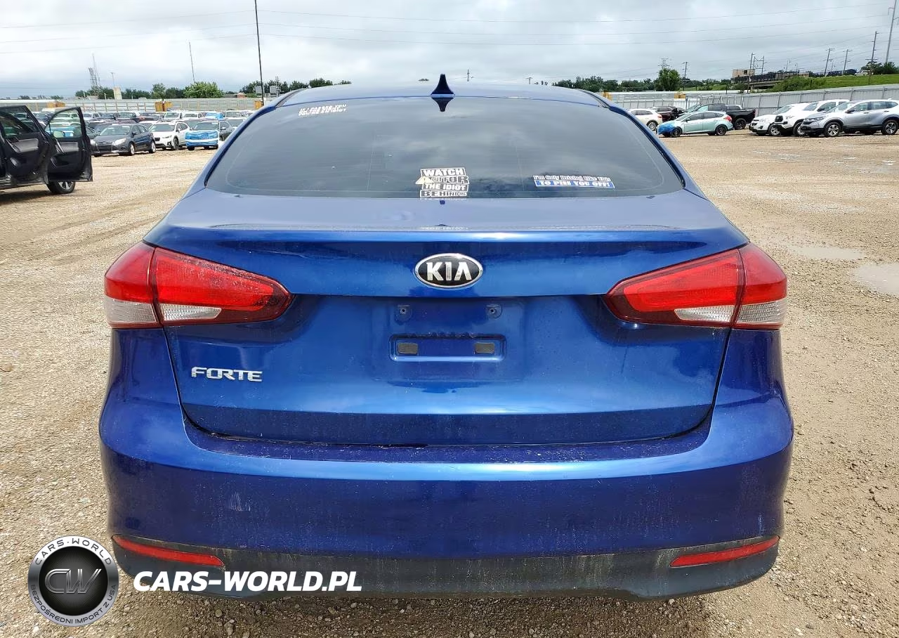 2017 Kia Forte Lx VIN:3KPFK4A7XHE137988 - 6