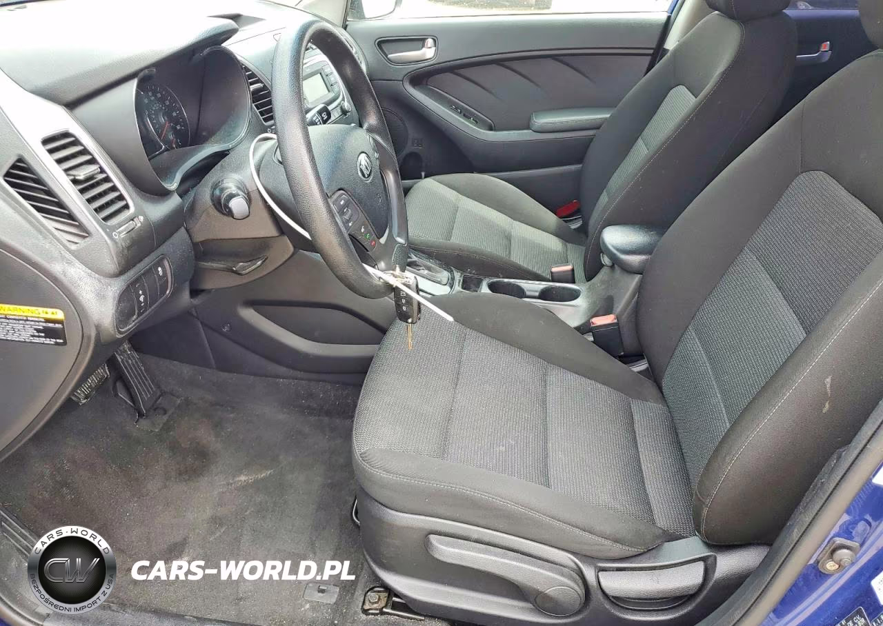 2017 Kia Forte Lx VIN:3KPFK4A7XHE137988 - 7