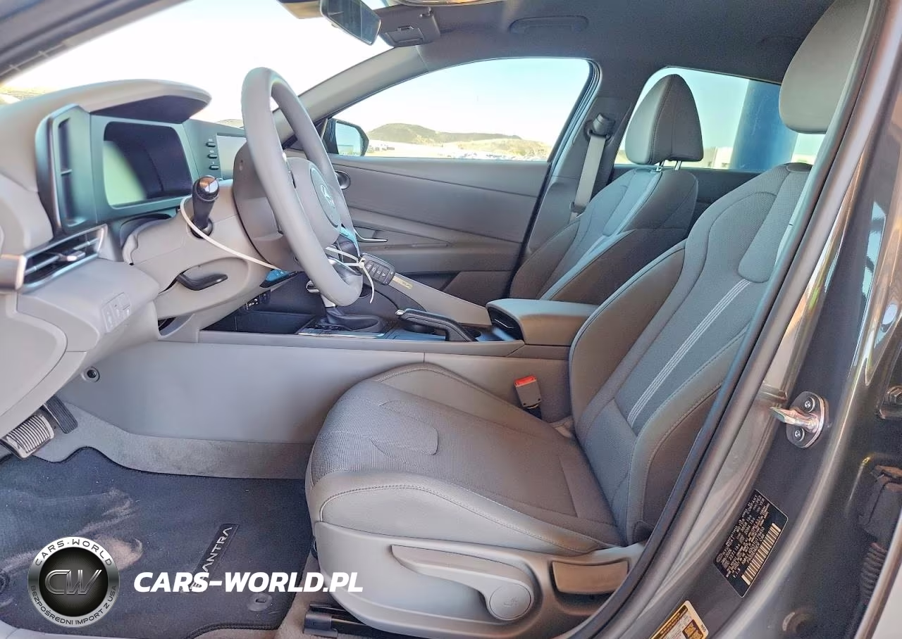 2026 Hyundai Elantra Se VIN:KMHLL4DG3TU179453 - 7