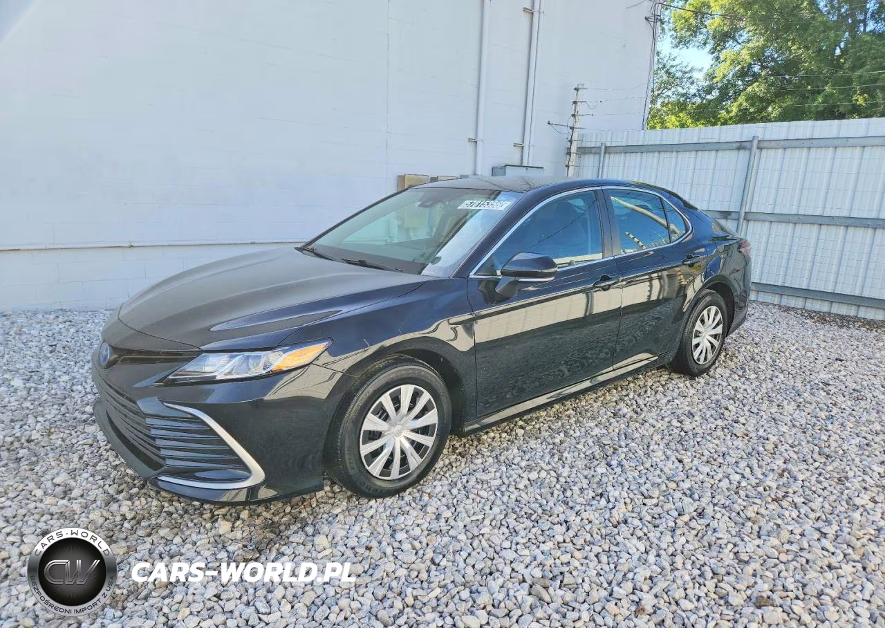 2022 Toyota Camry Le – zdjęcie 1 z 12