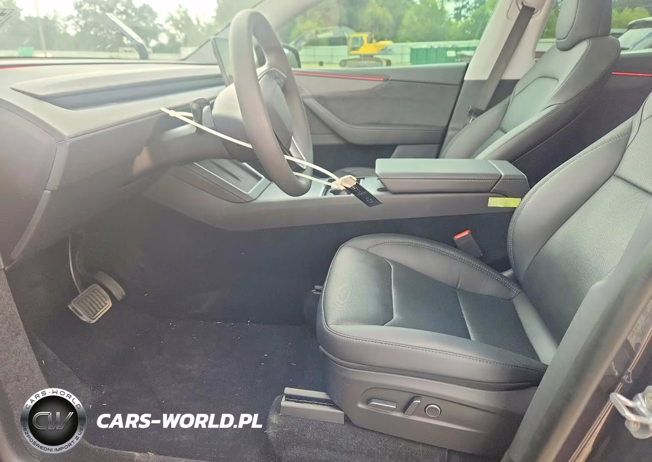 2026 Tesla Model Y VIN:7SAYGDEE2TA588080 - 7