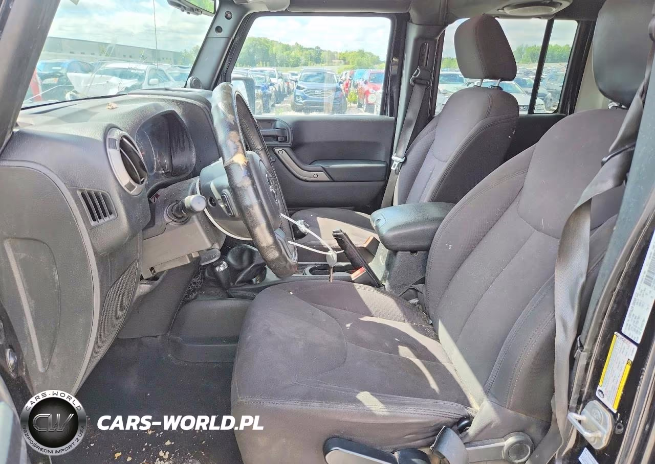 2014 Jeep Wrangler Unlimited Sport VIN:1C4HJWDG0EL138346 - 7