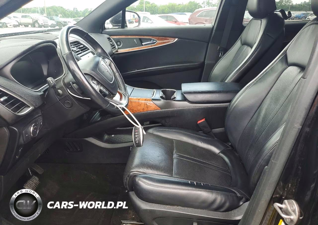 2019 Lincoln Nautilus Reserve VIN:2LMPJ8L96KBL53252 - 7