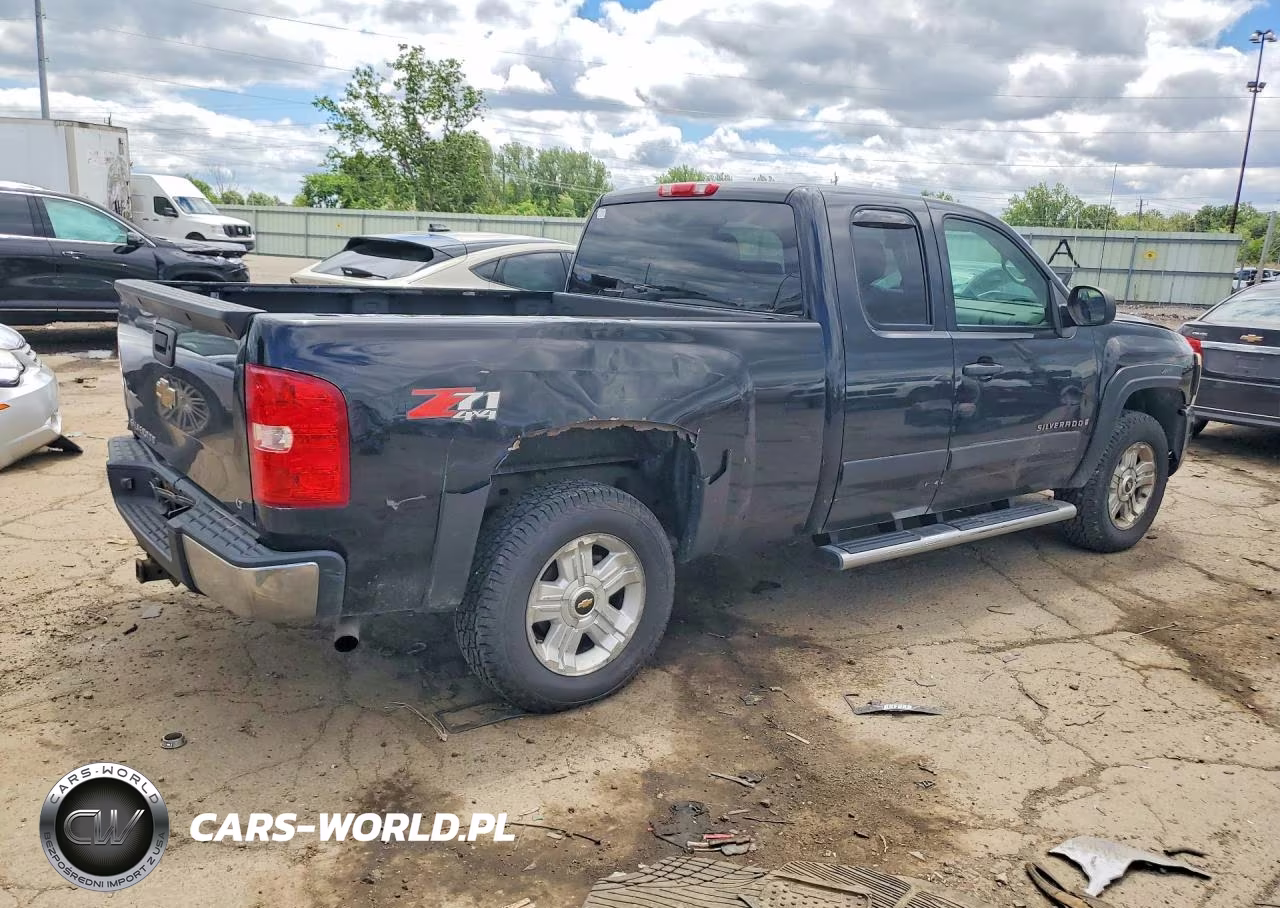 2008 Chevrolet Silverado K1500 VIN:2GCEK19J381310161 - 3