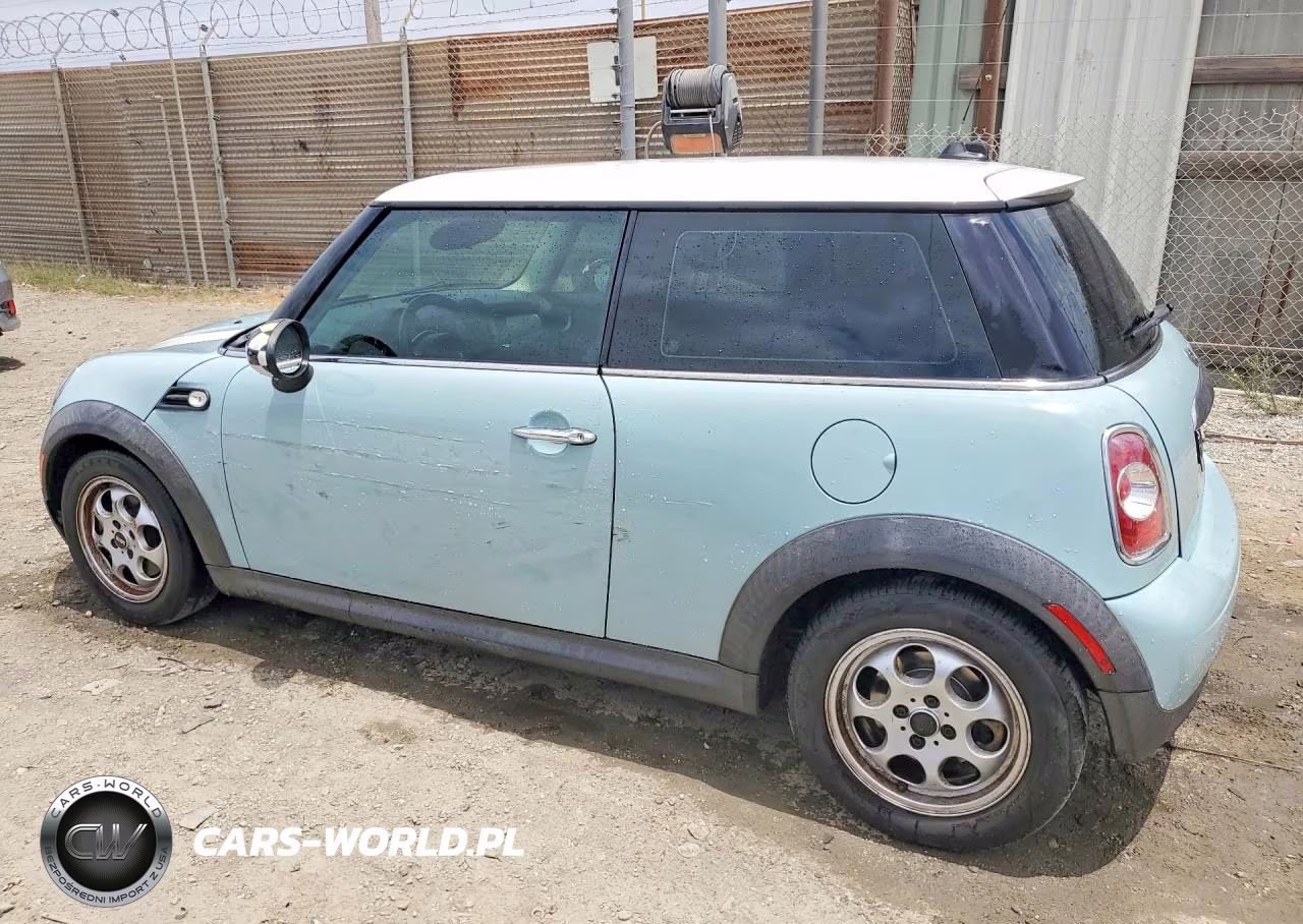2012 Mini Cooper VIN:WMWSU3C5XCT260136 - 2