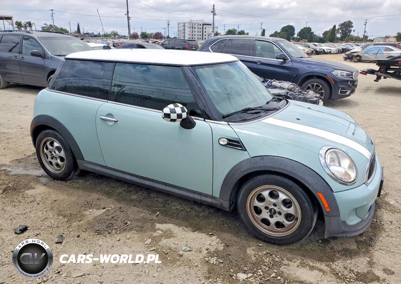 2012 Mini Cooper VIN:WMWSU3C5XCT260136 - 4