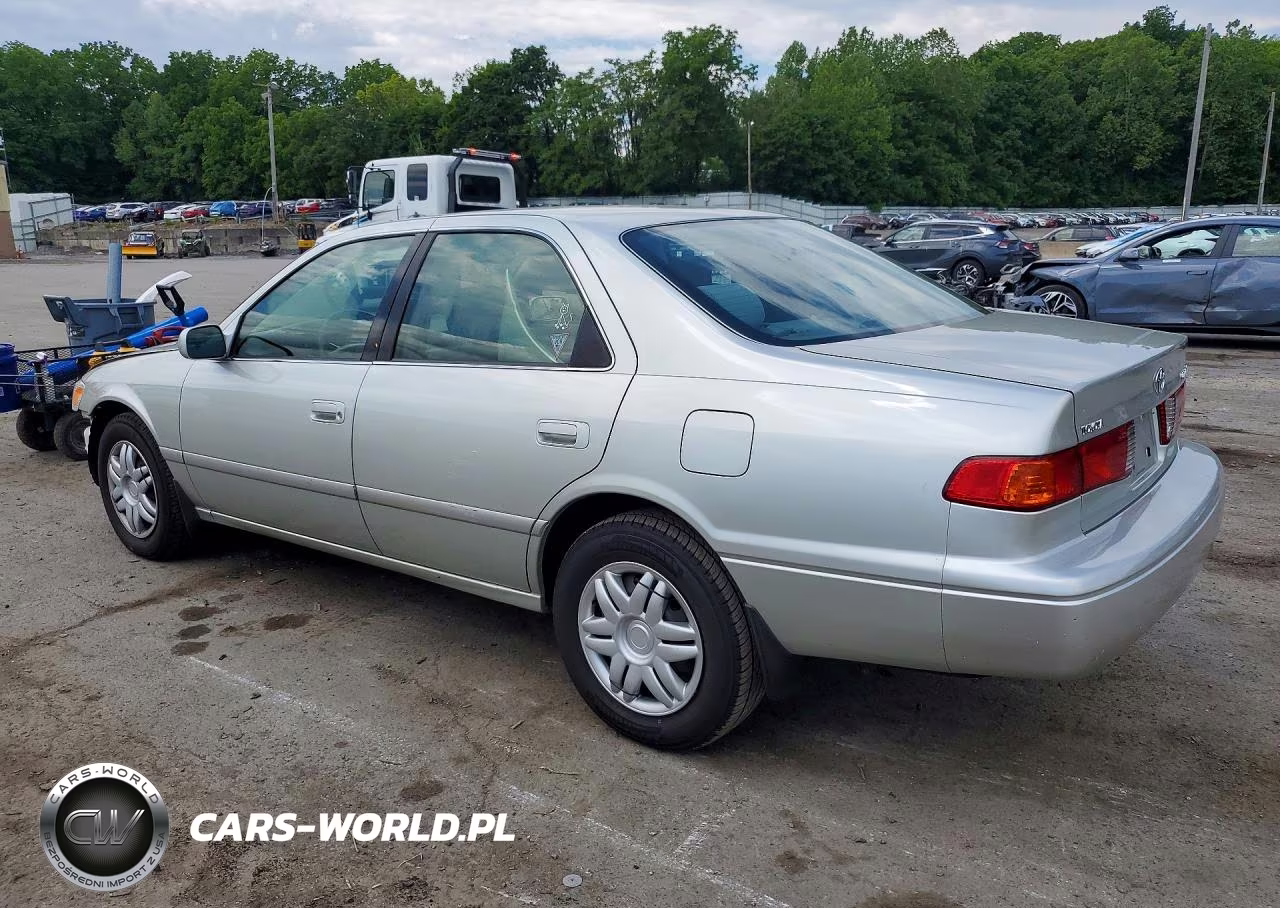 2000 Toyota Camry Le VIN:JT2BG22K4Y0456828 - 2