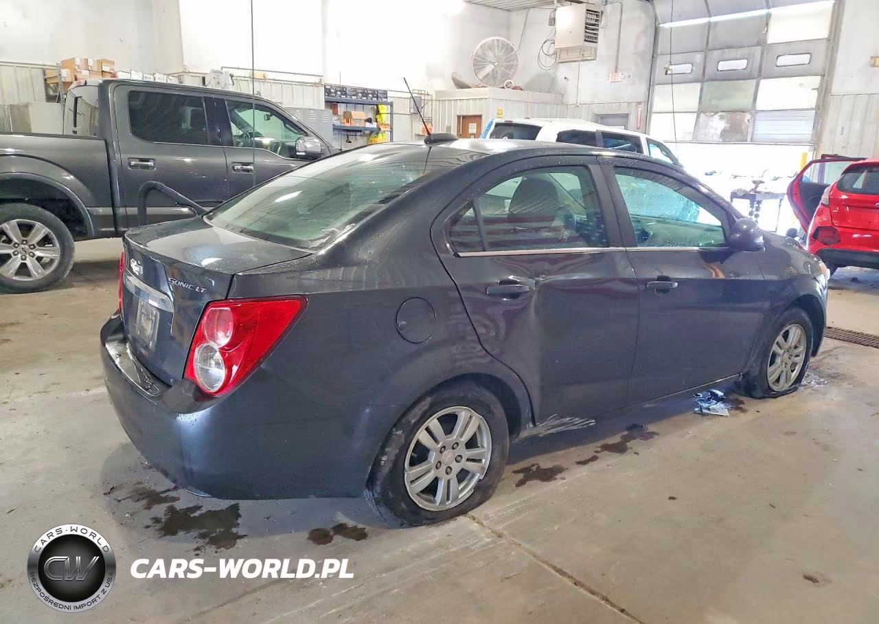 2015 Chevrolet Sonic Lt VIN:1G1JC5SH2F4145398 - 3