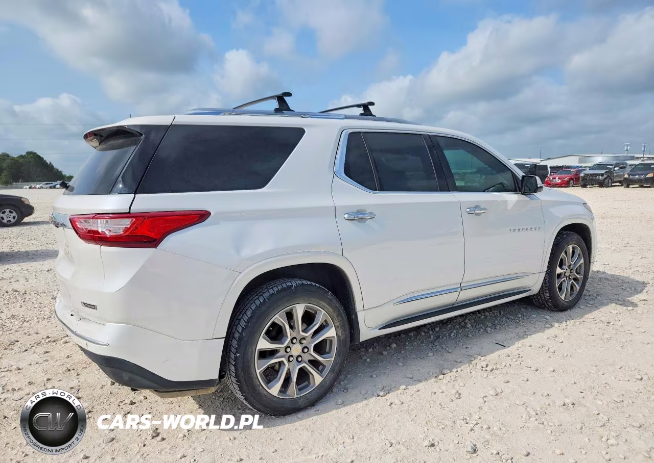 2018 Chevrolet Traverse Premier VIN:1GNERKKW1JJ204205 - 3