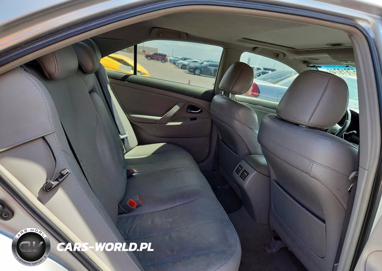2018 Toyota Camry Hybrid VIN:4T1BB46K38U049812 - 10