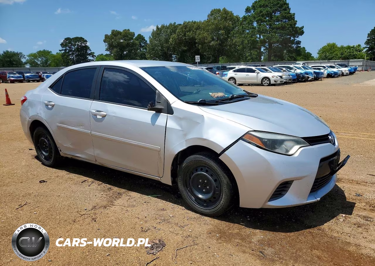 2015 Toyota Corolla Le VIN:5YFBURHE2FP181361 - 4