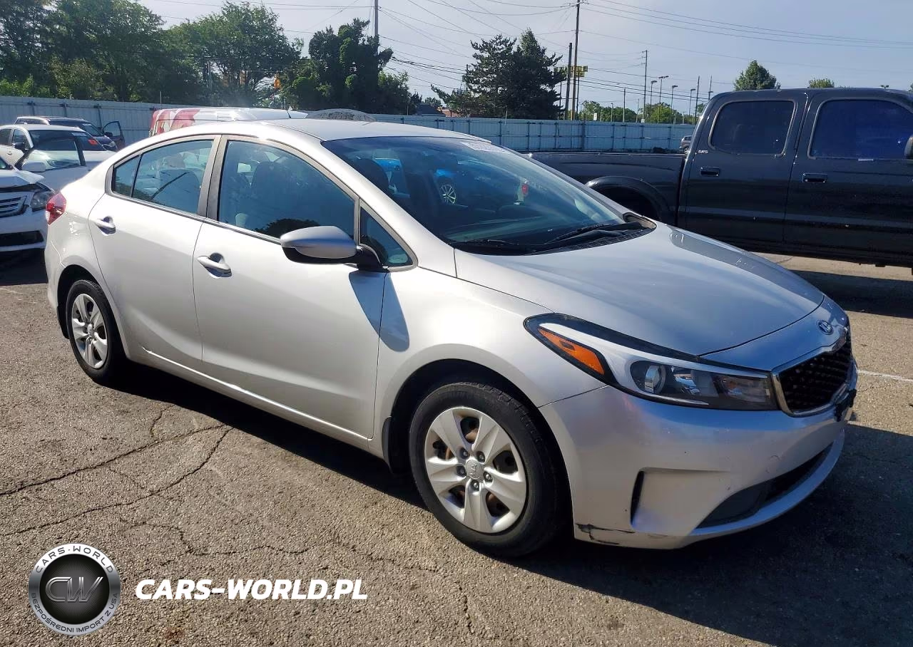 2018 Kia Forte Lx VIN:3KPFK4A79JE192700 - 4