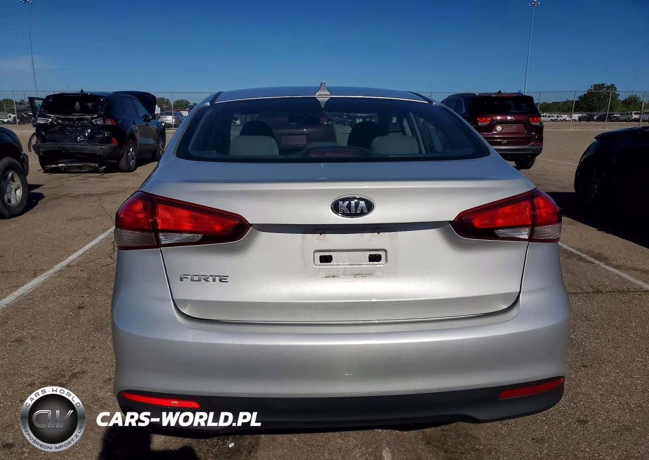 2018 Kia Forte Lx VIN:3KPFK4A79JE192700 - 6