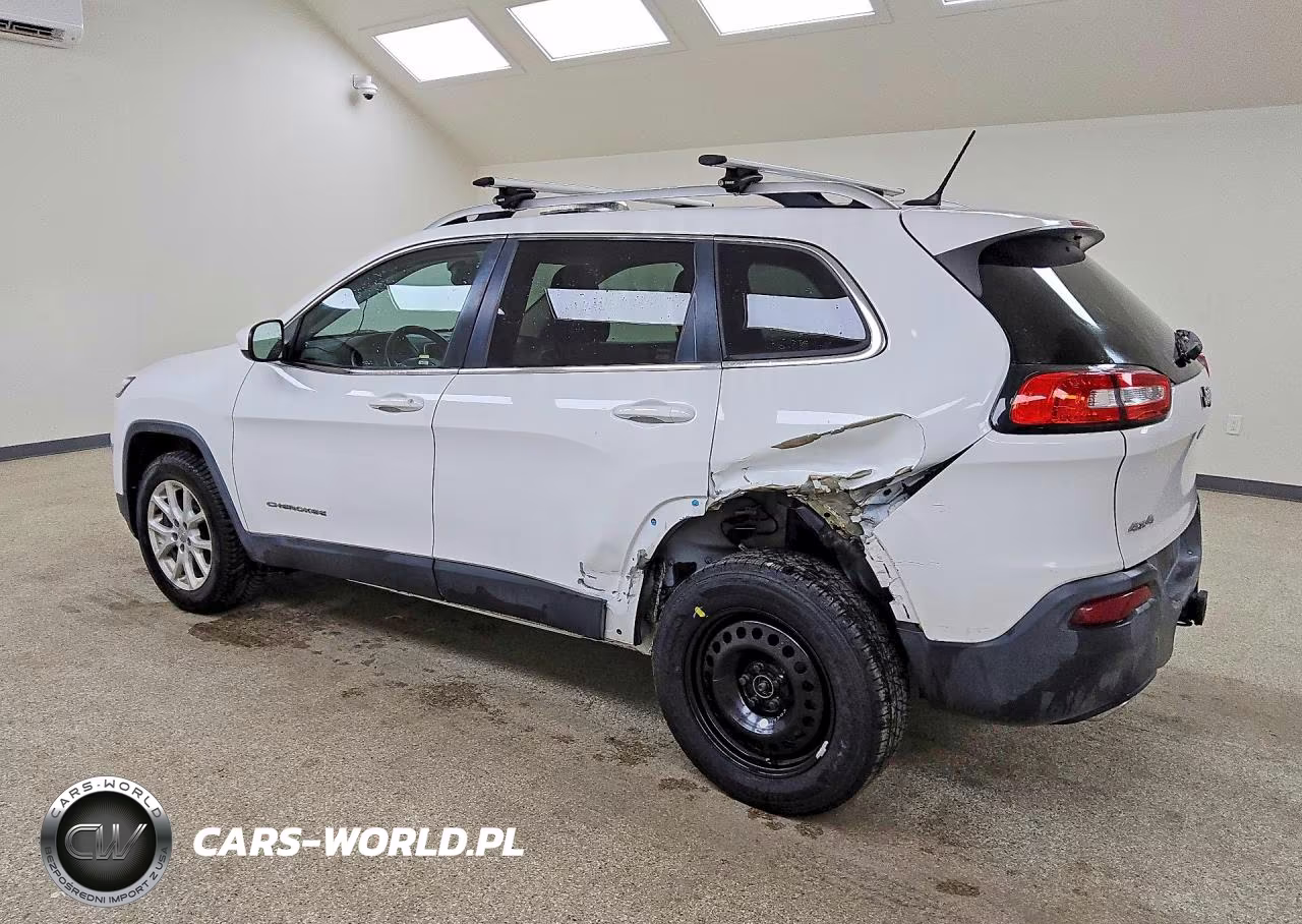 2016 Jeep Cherokee Latitude VIN:1C4PJMCS5GW335777 - 2